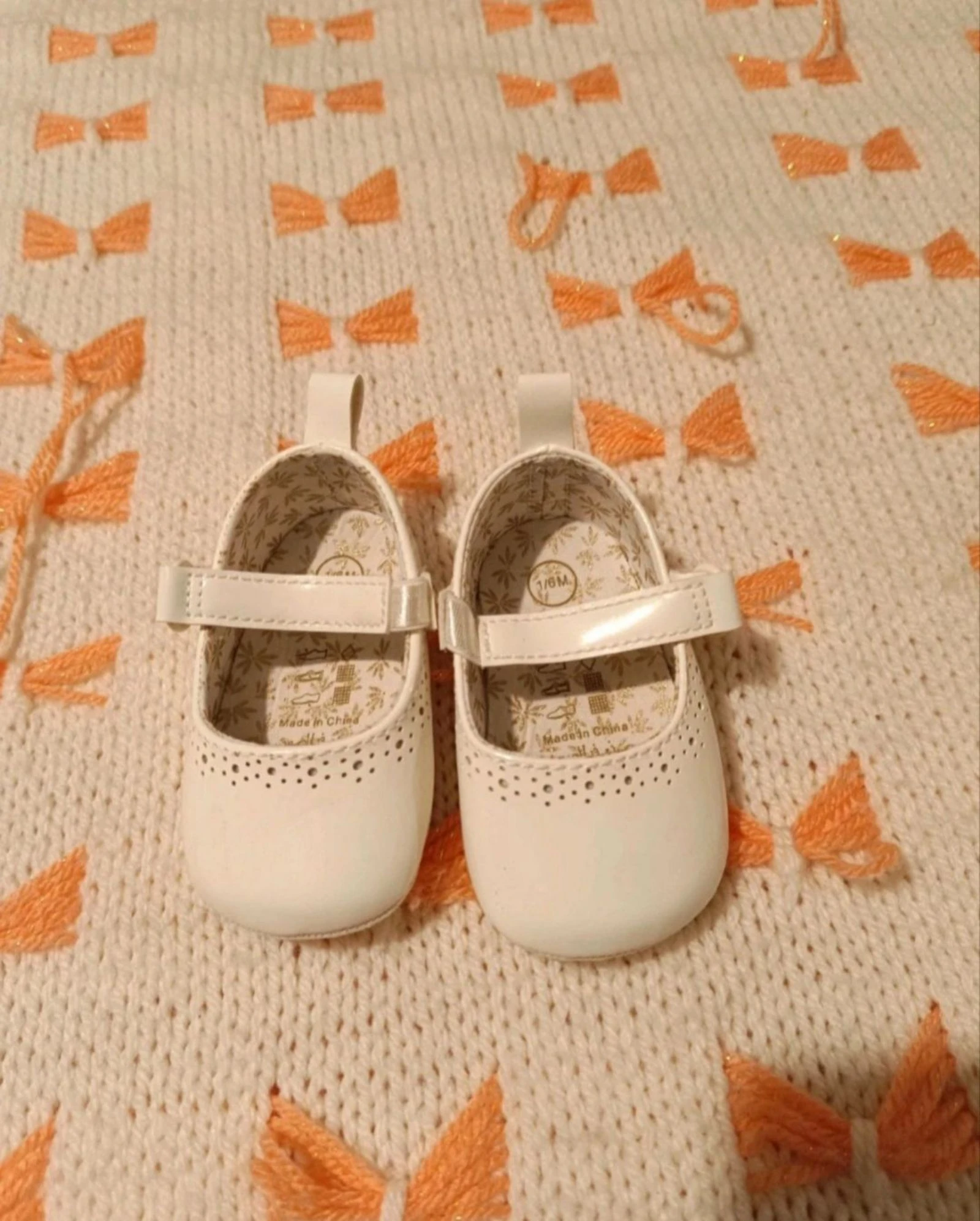 Chaussures souples vernies blanches OKAÏDI – Taille 1-6 mois – Bon état